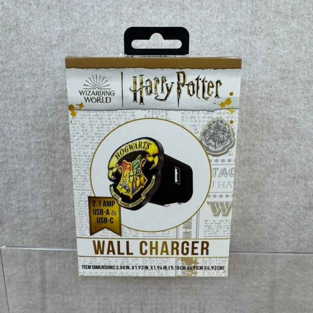 Harry Potter Wizarding World Hogwarts Wall Charger 2.1 Amp USB A USB C Folding